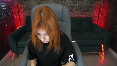 Snapshot of emilyfoxxi chatting on January 2025 09:43:02 AM Emily online show from January 2025 09:43:02 AM