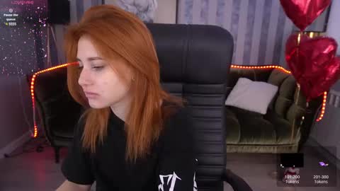 Snapshot of emilyfoxxi chatting on February 2025 06:55:01 AM Emily online show from February 2025 06:55:01 AM