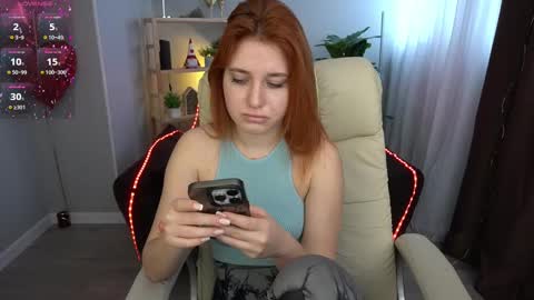 Snapshot of emilyfoxxi chatting on February 2025 09:21:01 AM Emily online show from February 2025 09:21:01 AM