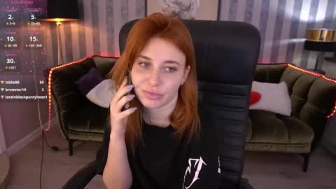Snapshot of emilyfoxxi chatting on March 2025 12:27:02 PM Emily online show from March 2025 12:27:02 PM