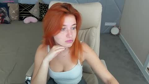 Snapshot of emilyfoxxi chatting on September 2025 06:04:02 AM Emily online show from September 2025 06:04:02 AM