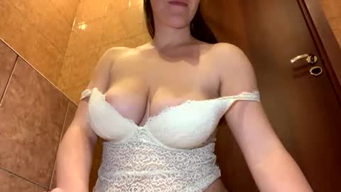 emilygibbes online show from October 2025 10:43:02 PM