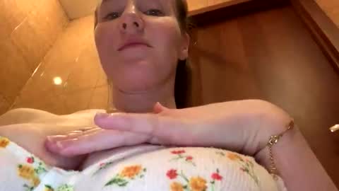 emilygibbes online show from May 2026 03:24:01 AM