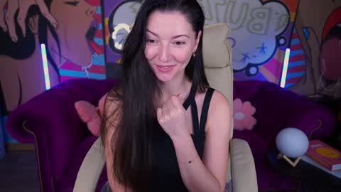 Snapshot of emilyhalls chatting on December 2024 02:39:01 PM Emily online show from December 2024 02:39:01 PM