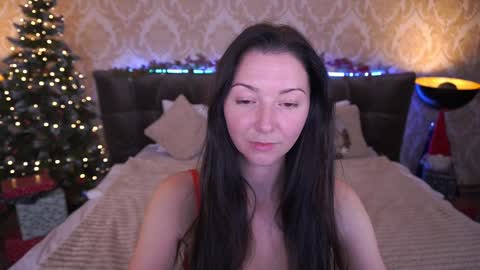 Snapshot of emilyhalls chatting on December 2024 02:22:02 PM Emily online show from December 2024 02:22:02 PM