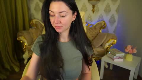 Snapshot of emilyhalls chatting on February 2025 01:56:02 PM Emily online show from February 2025 01:56:02 PM