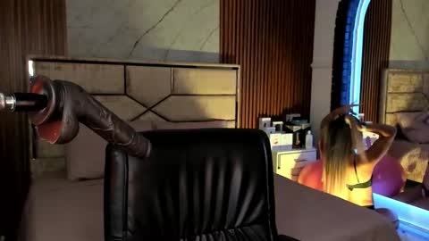 Emily Hendrix online show from September 2025 07:50:02 PM