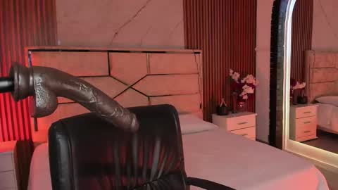 Emily Hendrix online show from March 2026 01:51:01 PM