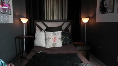 Emily Jhonson online show from September 2025 01:02:01 PM