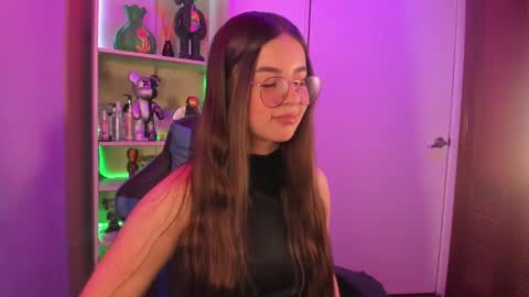 VALEEEN online show from December 2024 04:17:01 PM