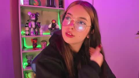 VALEEEN online show from January 2025 03:52:01 PM