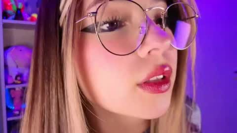 VALEEEN online show from April 2026 03:17:02 PM