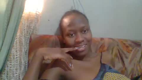 Snapshot of emilyposha chatting on January 2025 06:40:01 AM Emilly online show from January 2025 06:40:01 AM