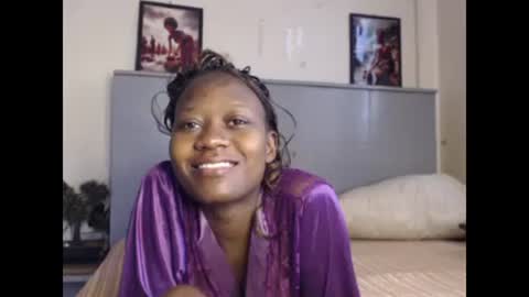 Snapshot of emilyposha chatting on February 2025 05:48:02 AM Emilly online show from February 2025 05:48:02 AM