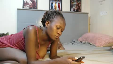 Snapshot of emilyposha chatting on March 2025 12:09:02 AM Emilly online show from March 2025 12:09:02 AM