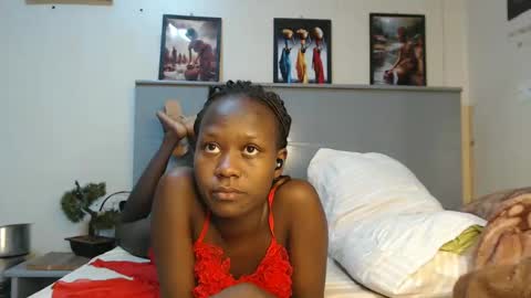 Snapshot of emilyposha chatting on March 2025 12:21:01 AM Emilly online show from March 2025 12:21:01 AM