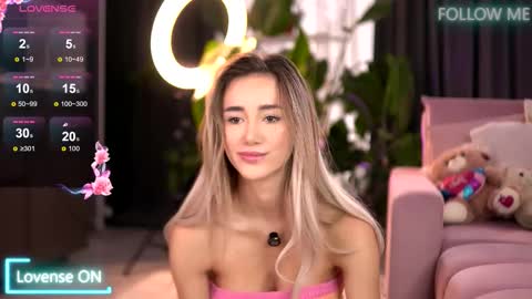 Emily online show from September 2025 06:18:02 AM