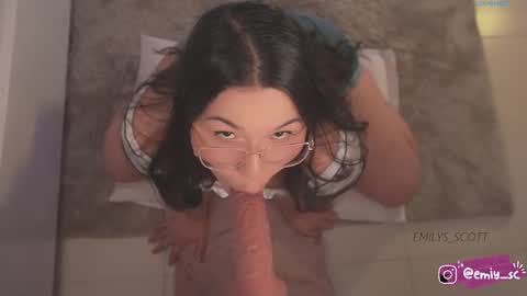 Snapshot of emilys_scott chatting on October 2025 02:03:02 PM Emy online show from October 2025 02:03:02 PM