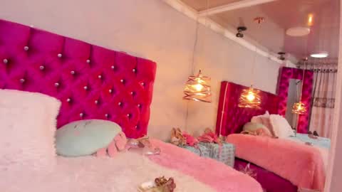 Emily online show from December 2024 09:01:01 AM