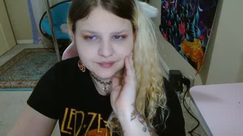 Snapshot of emilyshaze chatting on January 2025 02:43:02 AM emily haze online show from January 2025 02:43:02 AM