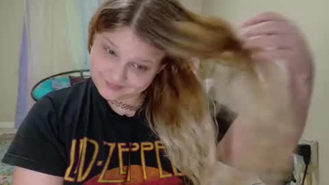 Snapshot of emilyshaze chatting on November 2025 01:38:01 AM emily haze online show from November 2025 01:38:01 AM