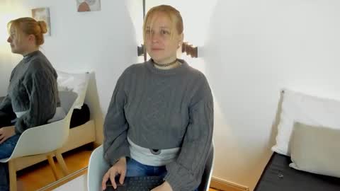 Snapshot of emilysumer chatting on February 2026 03:13:01 AM Summer 3 online show from February 2026 03:13:01 AM