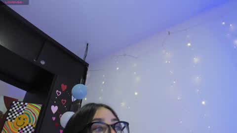 Snapshot of emilytafur chatting on January 2025 02:22:02 AM Emy online show from January 2025 02:22:02 AM