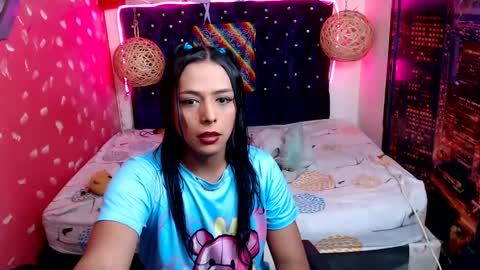 Snapshot of emilytssweet chatting on January 2025 07:31:02 PM Emily online show from January 2025 07:31:02 PM