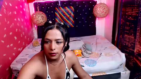 Snapshot of emilytssweet chatting on January 2025 02:55:01 PM Emily online show from January 2025 02:55:01 PM