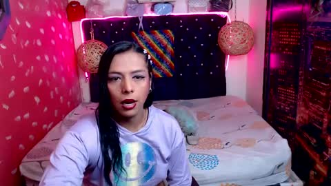 Snapshot of emilytssweet chatting on January 2025 02:42:01 PM Emily online show from January 2025 02:42:01 PM