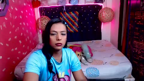 Snapshot of emilytssweet chatting on February 2025 05:12:01 PM Emily online show from February 2025 05:12:01 PM