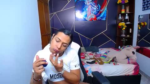 Snapshot of emilytssweet chatting on September 2025 04:23:02 PM Emily online show from September 2025 04:23:02 PM