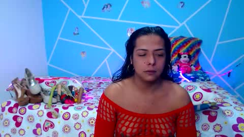 Snapshot of emilytssweet chatting on November 2025 07:27:01 PM Emily online show from November 2025 07:27:01 PM