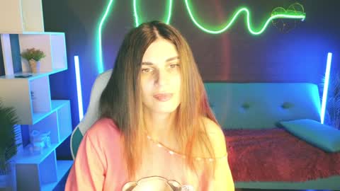 Snapshot of emilytucker chatting on December 2024 01:36:01 AM Emily online show from December 2024 01:36:01 AM