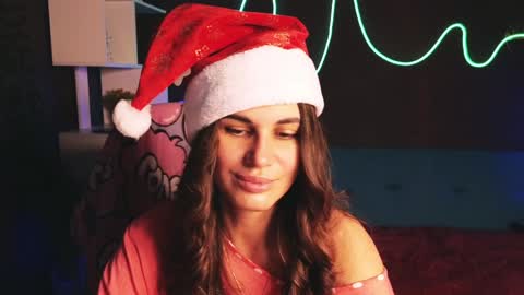 Snapshot of emilytucker chatting on December 2024 04:42:01 AM Emily online show from December 2024 04:42:01 AM