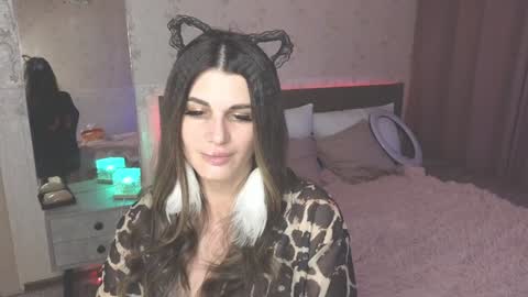 Snapshot of emilytucker chatting on December 2024 08:52:01 AM Emily online show from December 2024 08:52:01 AM