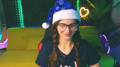 Snapshot of emilytucker chatting on December 2024 01:45:01 AM Emily online show from December 2024 01:45:01 AM