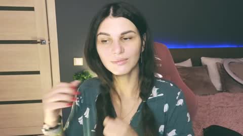 Snapshot of emilytucker chatting on February 2025 01:26:02 AM Emily online show from February 2025 01:26:02 AM