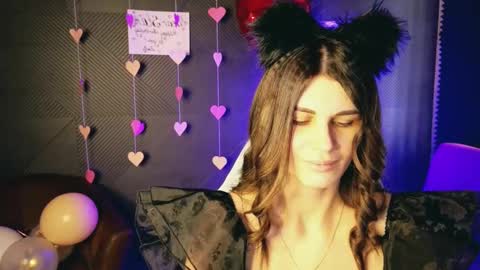 Snapshot of emilytucker chatting on February 2025 04:51:02 AM Emily online show from February 2025 04:51:02 AM