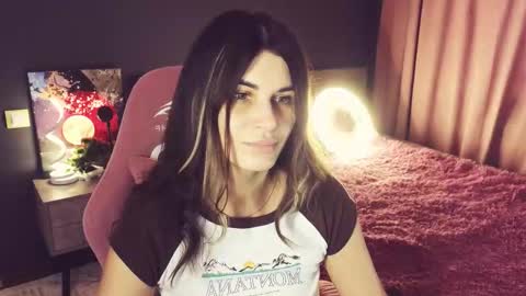Snapshot of emilytucker chatting on September 2025 01:38:02 AM Emily online show from September 2025 01:38:02 AM