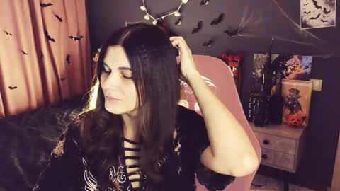 Snapshot of emilytucker chatting on October 2025 02:01:01 AM Emily online show from October 2025 02:01:01 AM