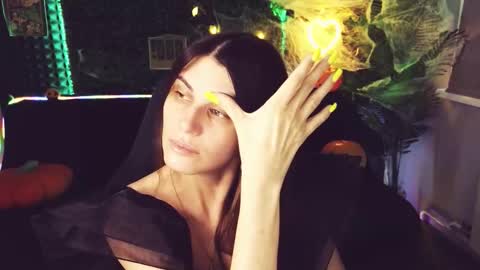 Snapshot of emilytucker chatting on November 2025 02:14:01 AM Emily online show from November 2025 02:14:01 AM