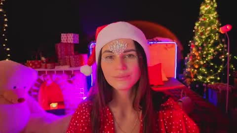 Snapshot of emilytucker chatting on December 2025 02:41:02 AM Emily online show from December 2025 02:41:02 AM