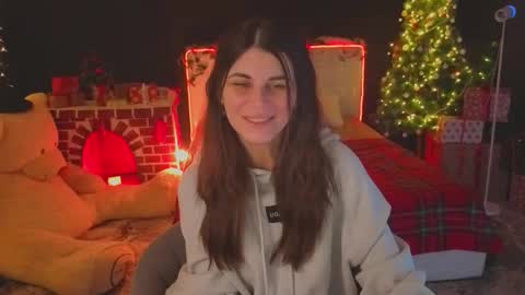 Snapshot of emilytucker chatting on January 2026 02:35:02 AM Emily online show from January 2026 02:35:02 AM