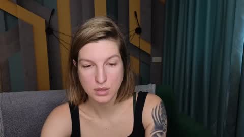 Snapshot of emilywalkers chatting on December 2024 07:33:02 AM EmilyWalkers online show from December 2024 07:33:02 AM
