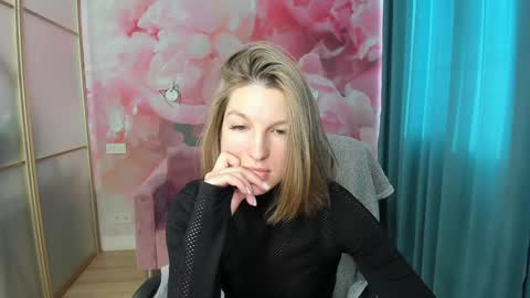 Snapshot of emilywalkers chatting on January 2025 07:07:01 AM EmilyWalkers online show from January 2025 07:07:01 AM