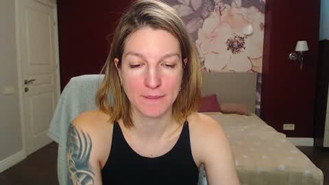 Snapshot of emilywalkers chatting on January 2025 07:46:01 AM EmilyWalkers online show from January 2025 07:46:01 AM