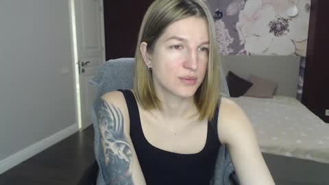 Snapshot of emilywalkers chatting on January 2025 07:57:01 AM EmilyWalkers online show from January 2025 07:57:01 AM