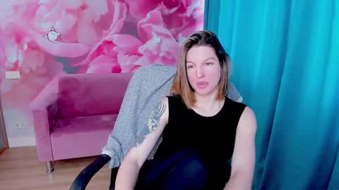Snapshot of emilywalkers chatting on February 2025 08:09:02 AM EmilyWalkers online show from February 2025 08:09:02 AM