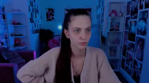 Emily online show from September 2025 08:05:02 AM